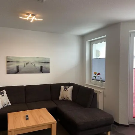 Geraeumiges Mit Balkon In Appartamento